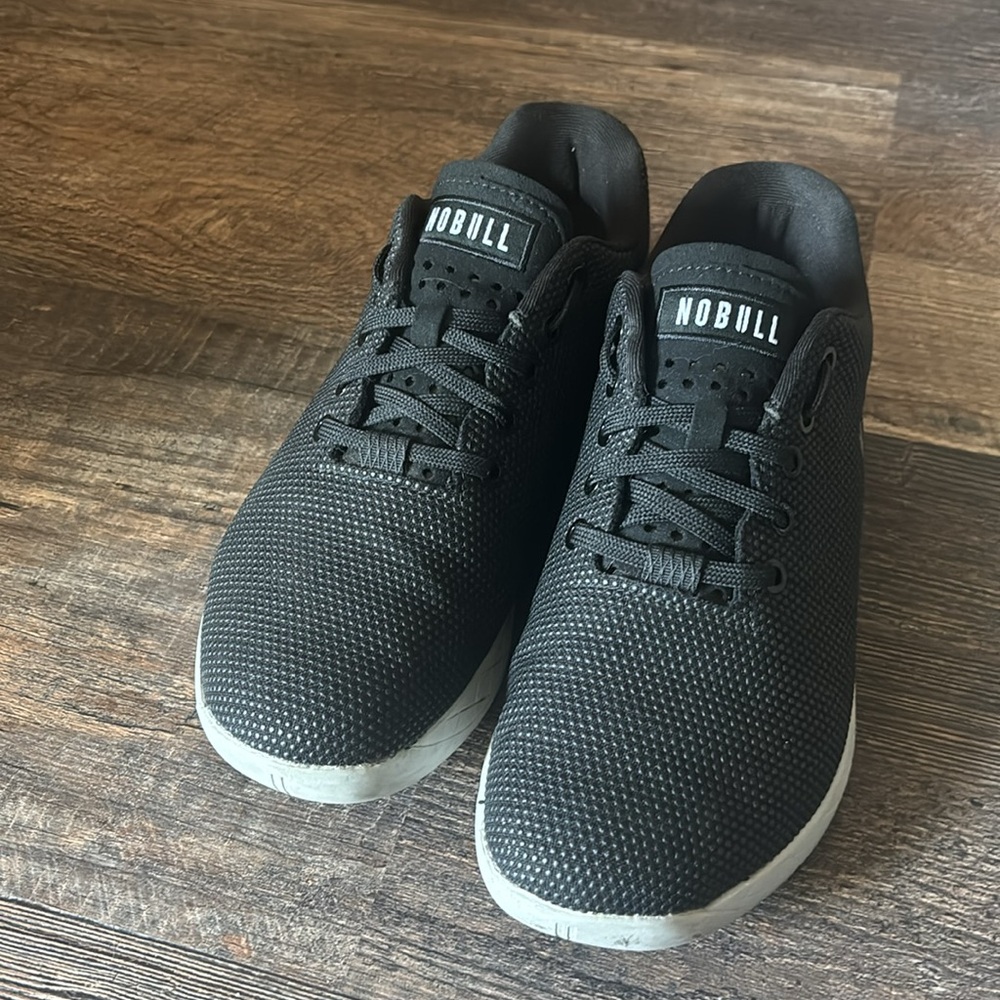 NOBULL trainer in excellent condition, only worn 2 times.